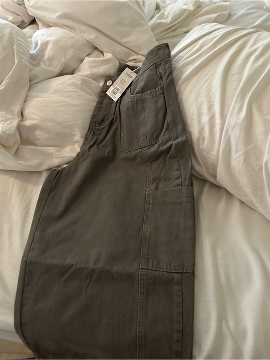 Pants - Women’s capri cargo